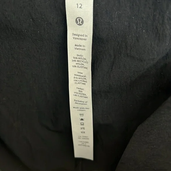 Lululemon Relaxed Fot Cargo Short - Picture 4 of 5
